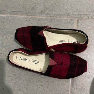 TOMS Classic Red Plaid Felt on Leather